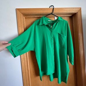 Kelly Green high low button-down top